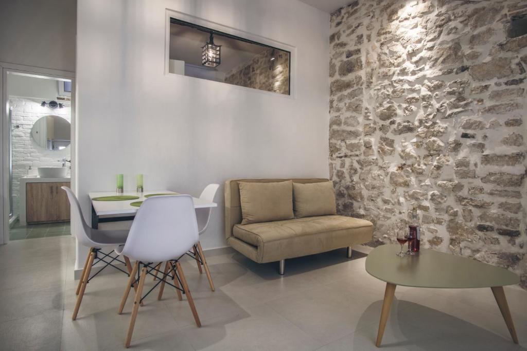 S&G Corfu Old Town Apartments room 3